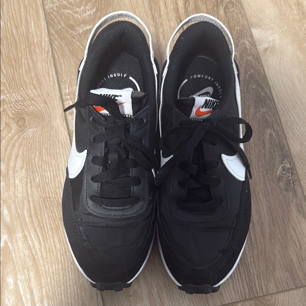 Nike Women’s Waffle Debut